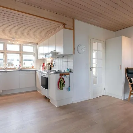 Three-bedroom In Feriehus
